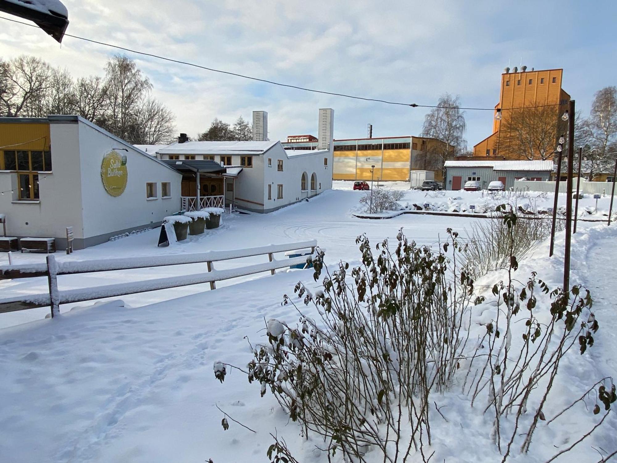 Hotel In Svalsaeter, Kallfors, Jaerna, Stockholm, 5 Min To Golf & 15 Min To Ytterjaerna Concerts Екстериор снимка