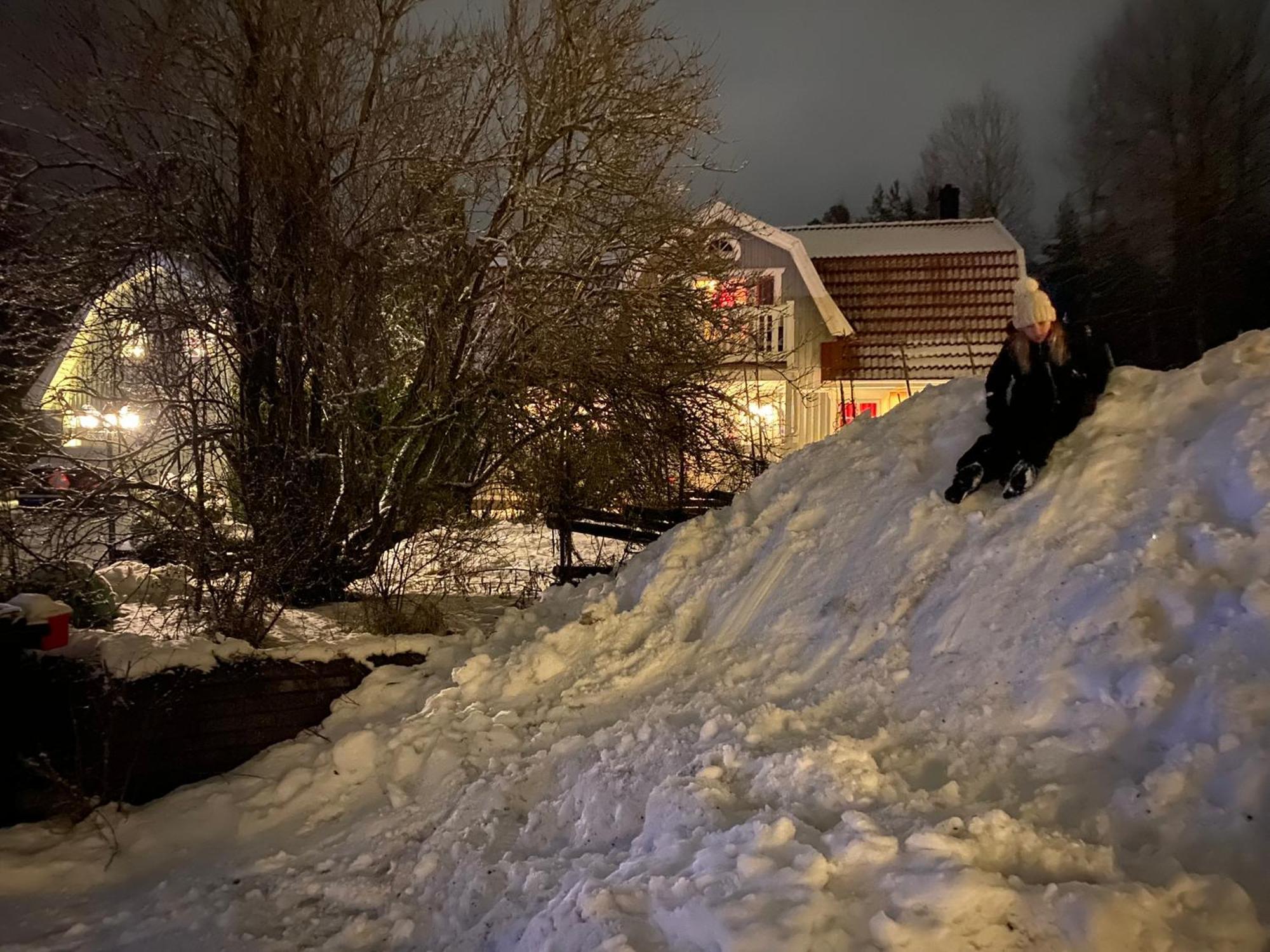 Hotel In Svalsaeter, Kallfors, Jaerna, Stockholm, 5 Min To Golf & 15 Min To Ytterjaerna Concerts Екстериор снимка